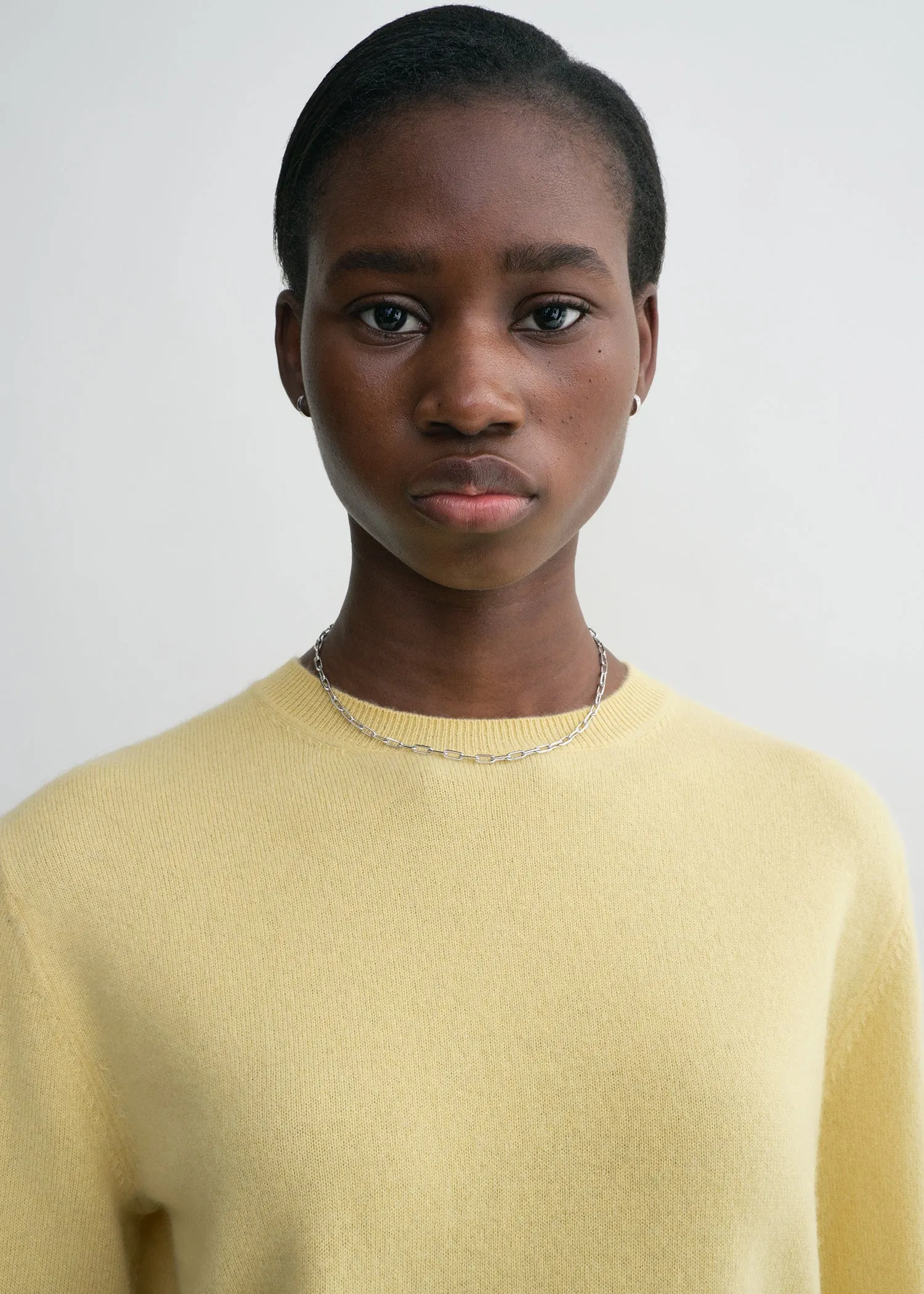 Crew-neck cashmere knit soft yellow