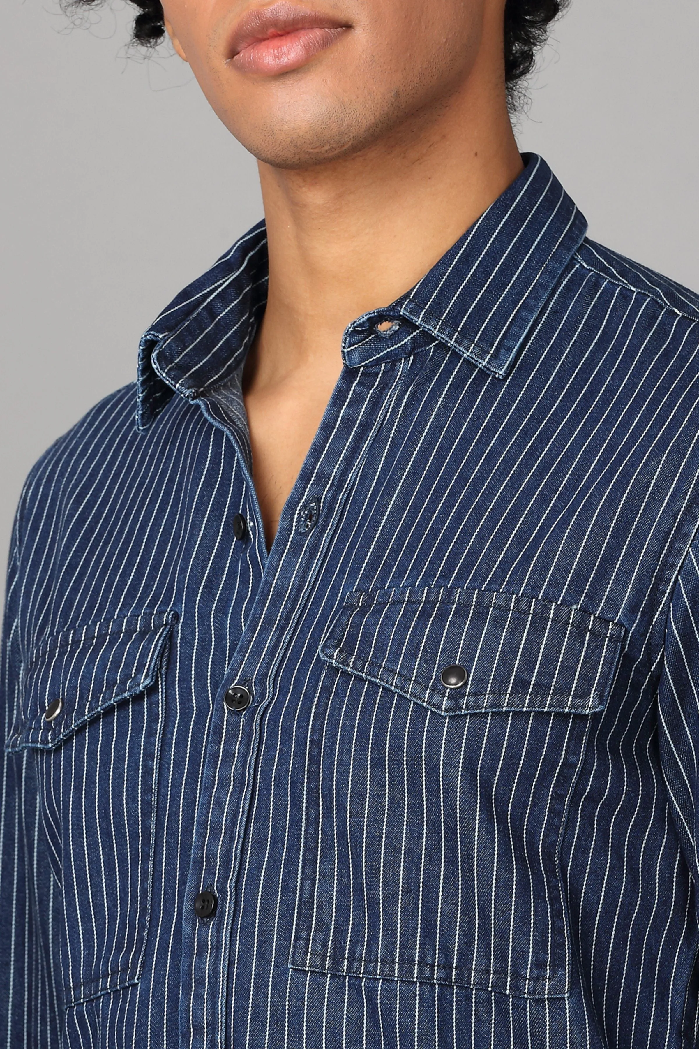 Denim Shirt in White Stripes Dark Blue