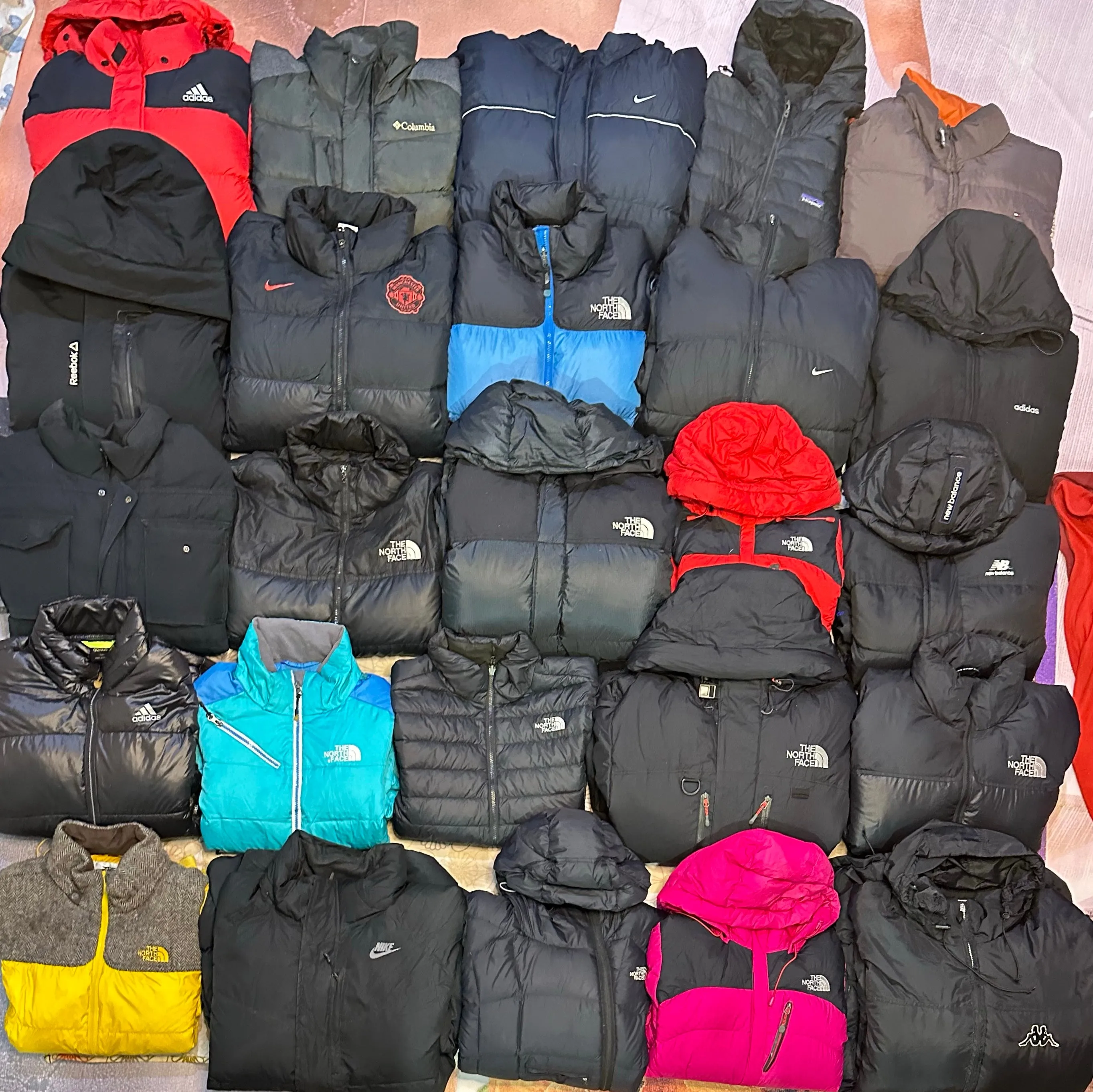 Mix Branded puffer jackets 25 piece